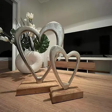 Thesshouse: In The Heart Of City Apartment